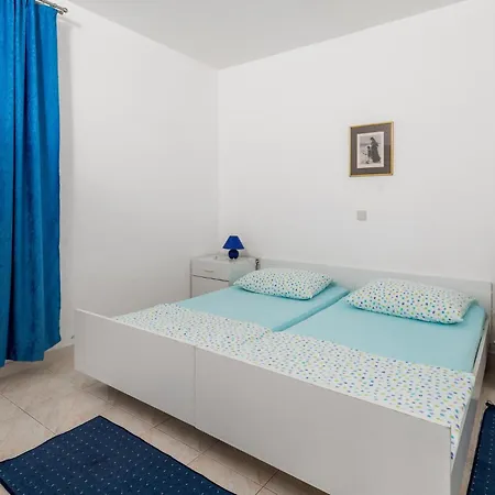 2 Bedroom Awesome In Rab *