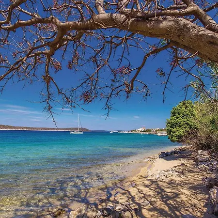 2 Bedroom Awesome In Rab Appartement