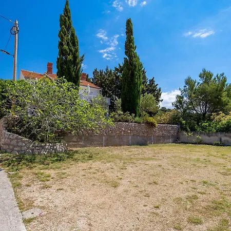 2 Bedroom Awesome In Rab * Barbat na Rabu